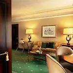 River Chateau Hotell 4*