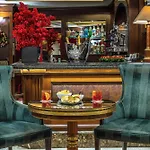 River Chateau Hotell 4*