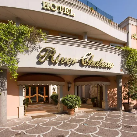 River Chateau 4* Řím
