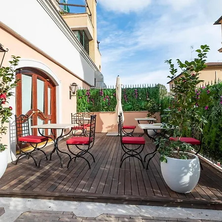 فندق ريفر شييتو