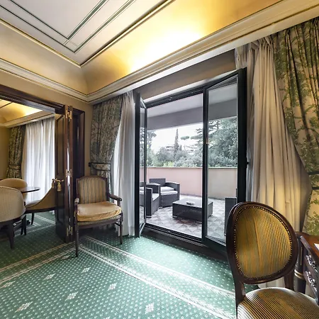 River Chateau Hotel 4*