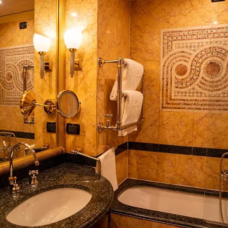 River Chateau Rom