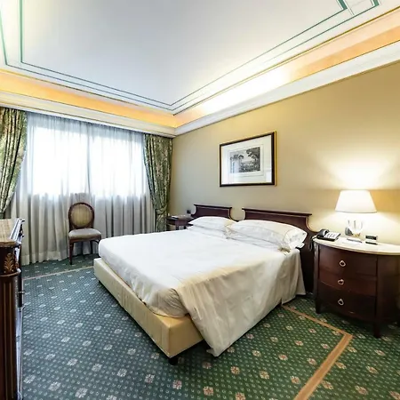 ريفر شييتو فندق