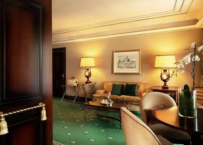 River Chateau Hotel 4*