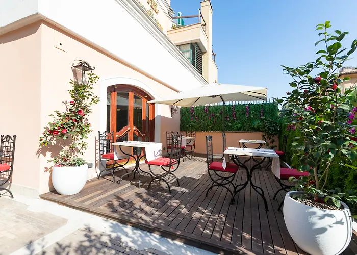 River Chateau Hotel 4*