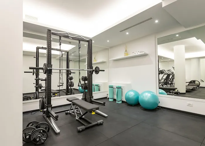 River Chateau Hotel 4*