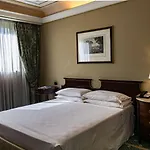 River Chateau Hotel 4*