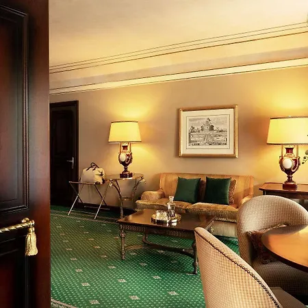 River Chateau Hotel 4*