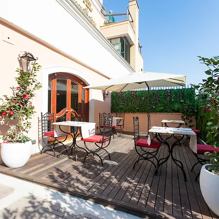 River Chateau Szálloda 4*