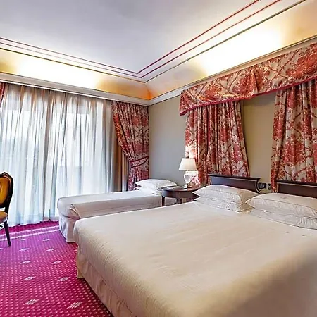 River Chateau Hotel