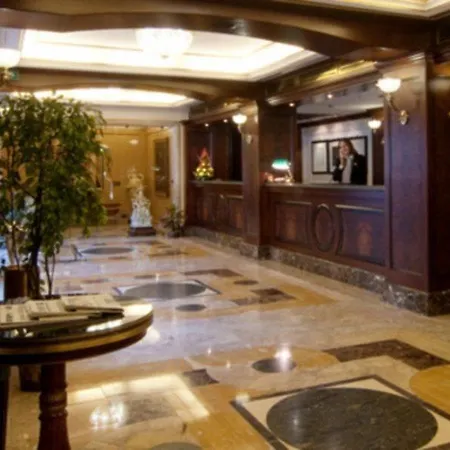 River Chateau Hotel 4*