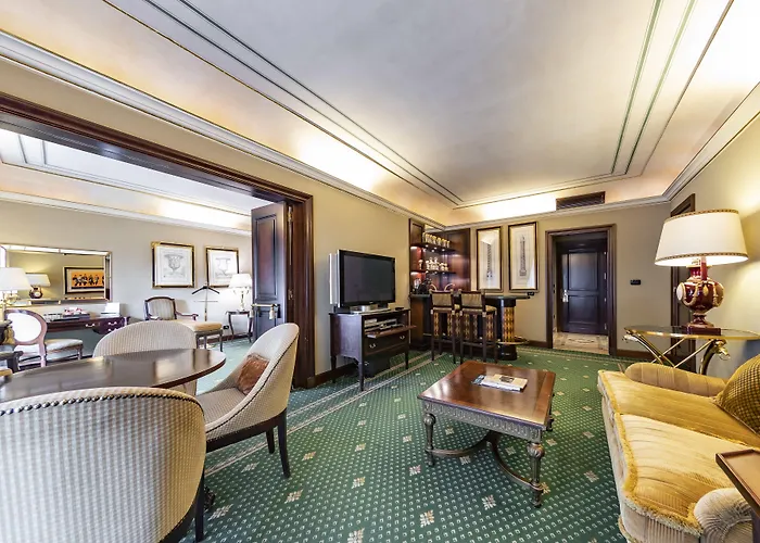 River Chateau Hotel 4*