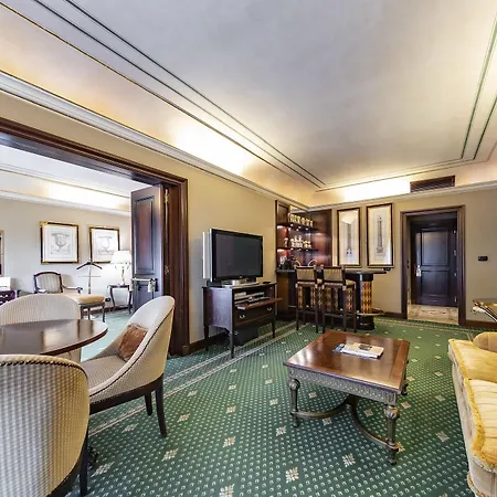 River Chateau 4* רומא