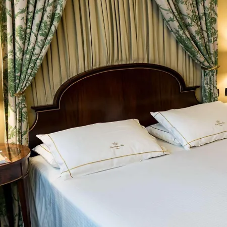 מלון River Chateau 4*