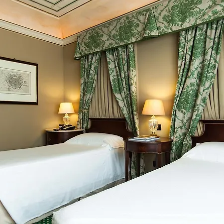 מלון River Chateau 4*